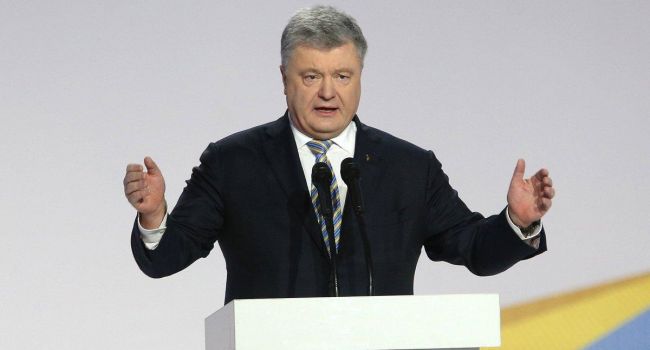 «Вова приходи!»: Порошенко прибыл на «Олимпийский», ждет Зеленского