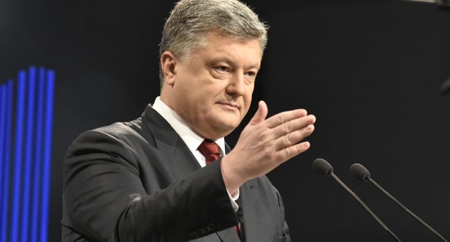 Порошенко заявил о своей победе во втором туре: разрыв с оппонентом Зеленским значительно сокращен 