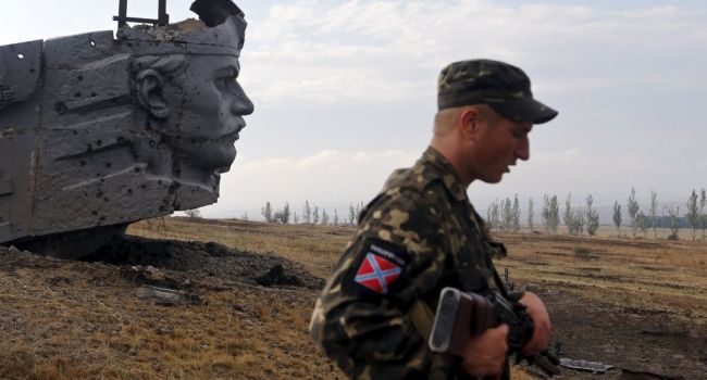 Боевики убегают и скрываются в лесополосе, ВСУ стерли террористов с земли