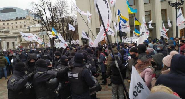 «ФОПы выставили свои требования»: Ситуация под стенами Верховной Рады накаляется. Кадры