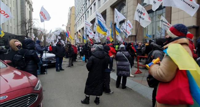 «Карантин и бизнес в Украине»: В «Слуге народа» на днях намерены рассмотреть предложение Зеленского о поддержке ФОПов