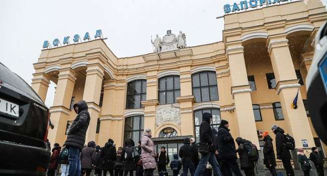 Первая группа переселенцев из Мариуполя прибыла в Запорожье